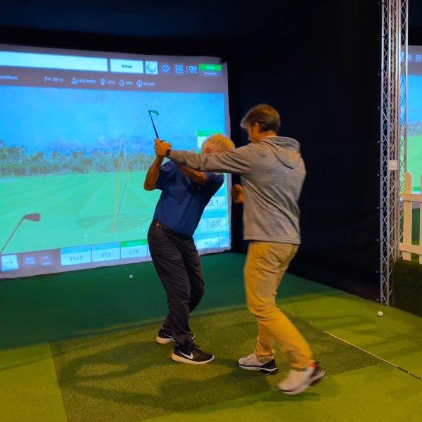 Sergio Saez impartiendo clases de golf